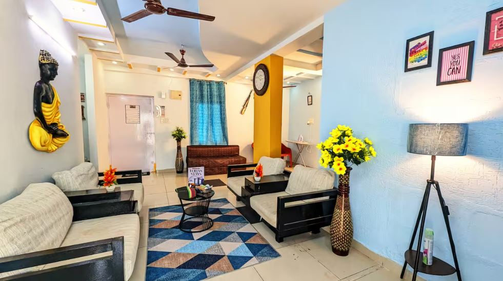 LW401 : Super 1BHK - Lift, AC, Complete Kitchen, WIFI