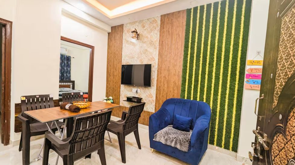 LB202 : Delux 2BHK - Lift, AC, Complete Kitchen, WIFI
