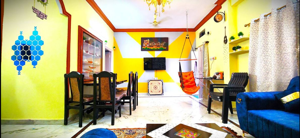 LG202 : Premium 2BHK - 1st Floor, AC, Complete Kitchen, WIFI